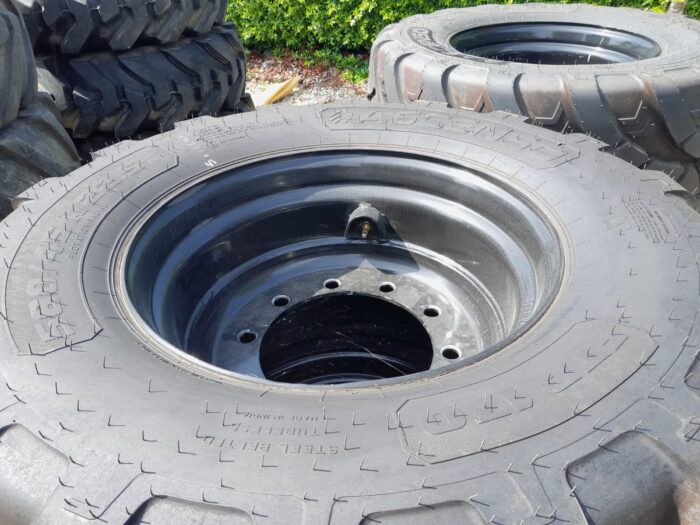TYRES 560/45R22.5<br />Hours: 0<br />Stock Number: 51033645 - Image 2