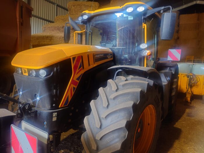 JCB 4220 ICON<br />Year: 2023<br />Hours: 1670<br />Stock Number: 11035071