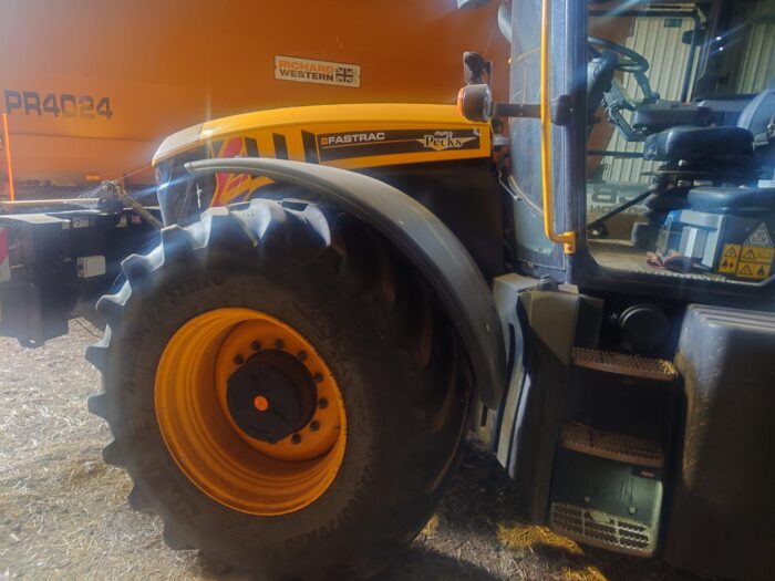 JCB 4220 ICON<br />Year: 2023<br />Hours: 1670<br />Stock Number: 11035071 - Image 2
