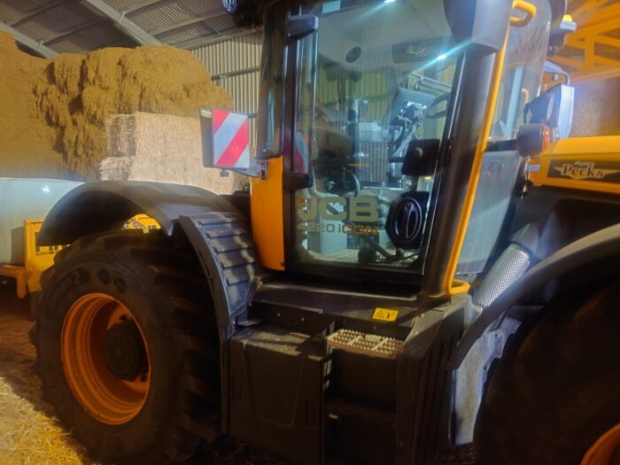 JCB 4220 ICON<br />Year: 2023<br />Hours: 1670<br />Stock Number: 11035071 - Image 5
