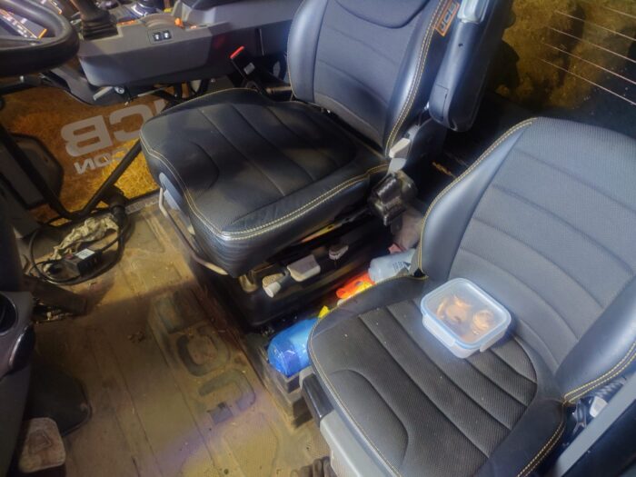 JCB 4220 ICON<br />Year: 2023<br />Hours: 1670<br />Stock Number: 11035071 - Image 6