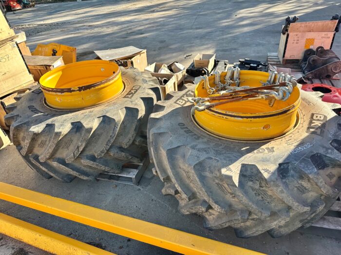 TYRES 600/70 R30 X2<br />Year: 2022<br />Hours: 0<br />Stock Number: 11035232