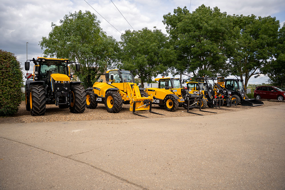 JCB Lineup G&J Pecks